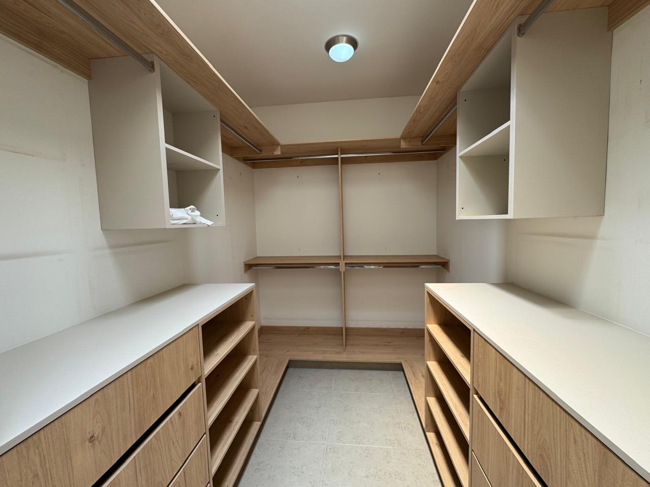 Hermosa casa en VENTA ubicada en fraccionamiento privado con vigilancia 24/7